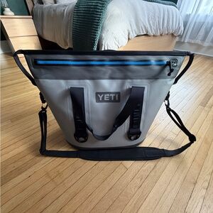 YETI Hopper Two 30 Soft Cooler